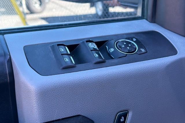 2017 Ford Super Duty F-350 SRW Lariat