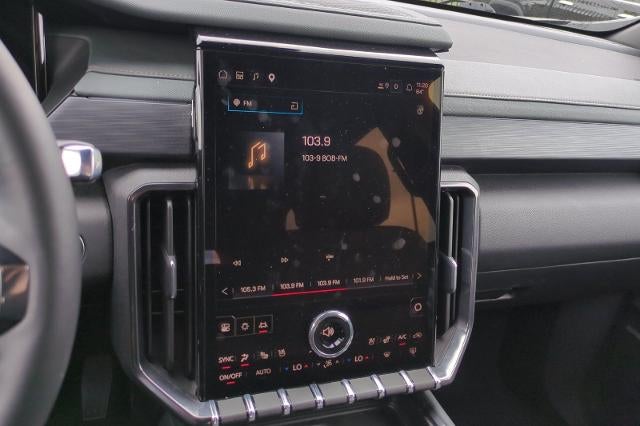 2025 GMC Acadia AT4