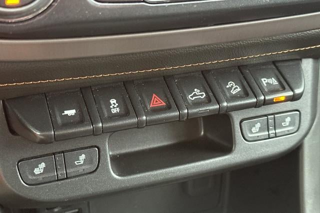 2022 GMC Canyon AT4 - Leather