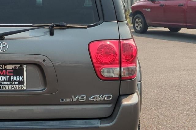 2005 Toyota Sequoia SR5