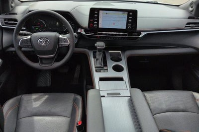 2024 Toyota Sienna LE