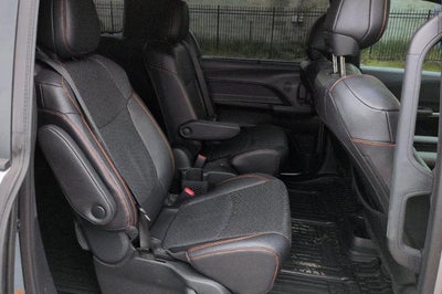 2024 Toyota Sienna LE