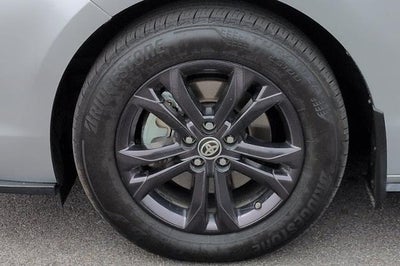 2024 Toyota Sienna LE