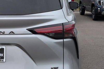 2024 Toyota Sienna LE