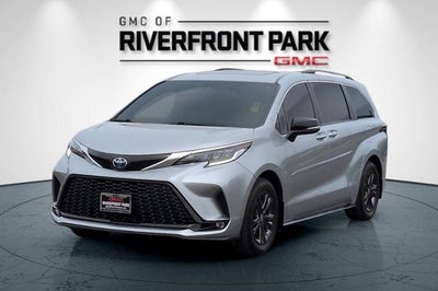 2024 Toyota Sienna LE