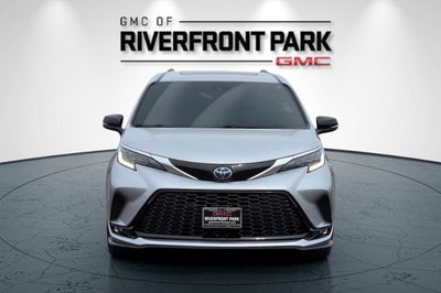 2024 Toyota Sienna LE