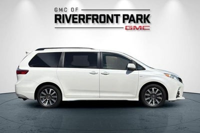 2019 Toyota Sienna XLE
