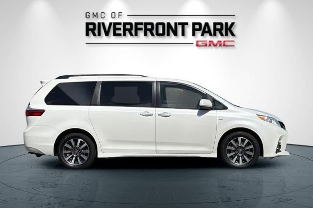 2019 Toyota Sienna XLE