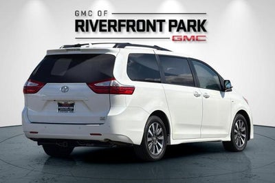 2019 Toyota Sienna XLE