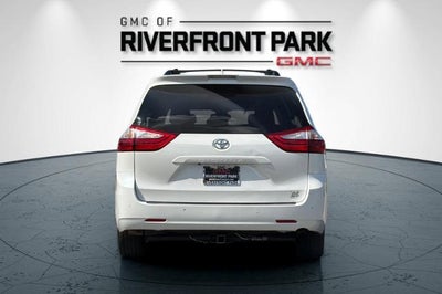 2019 Toyota Sienna XLE