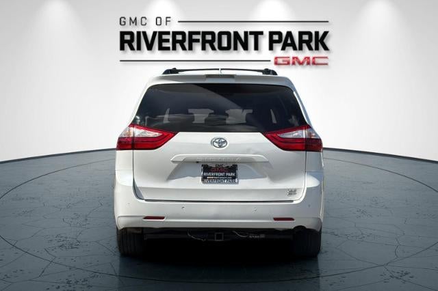 2019 Toyota Sienna XLE