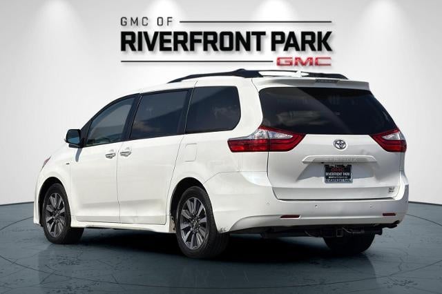 2019 Toyota Sienna XLE