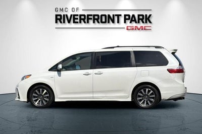 2019 Toyota Sienna XLE