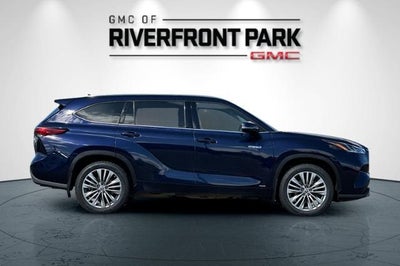 2021 Toyota Highlander Hybrid Platinum
