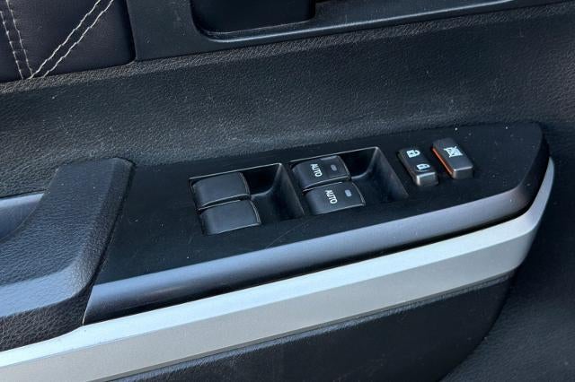 2017 Toyota Tundra 4WD Platinum
