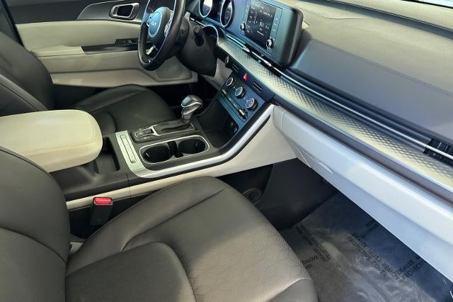 2024 Kia Carnival LX