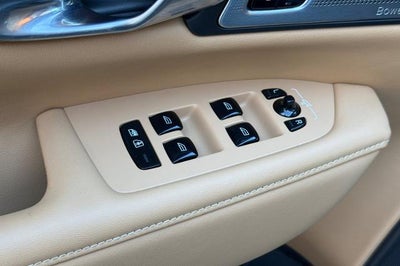 2022 Volvo V90 Cross Country Base