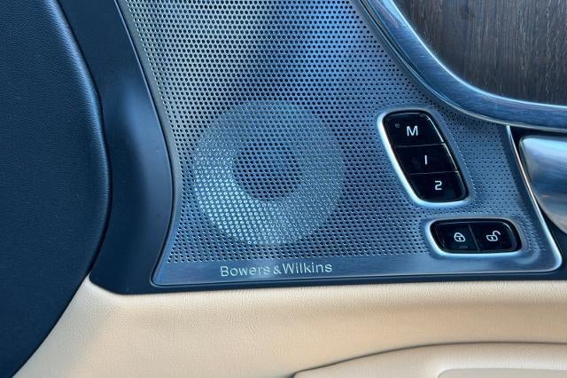 2022 Volvo V90 Cross Country Base