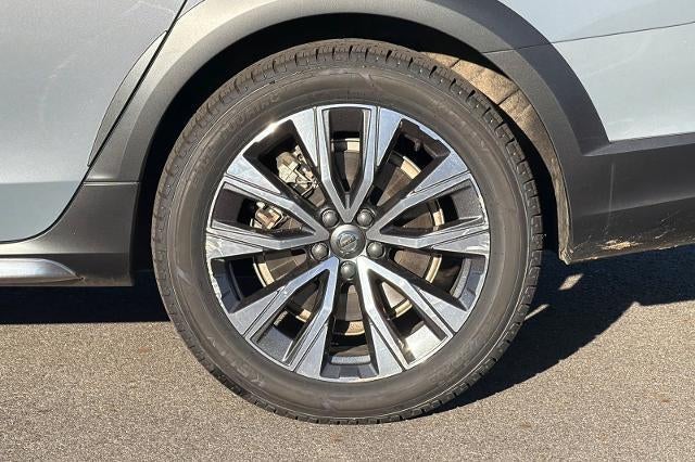 2022 Volvo V90 Cross Country Base