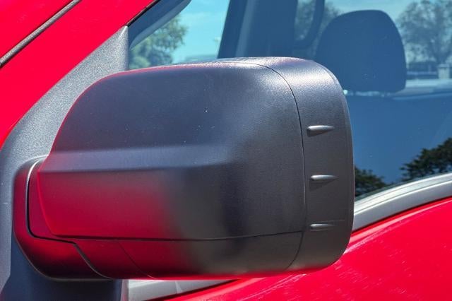 2022 Nissan Titan SV