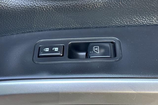 2022 Nissan Titan SV