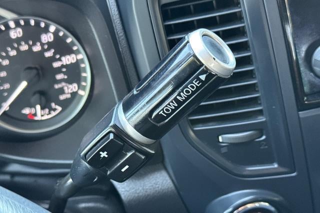 2022 Nissan Titan SV