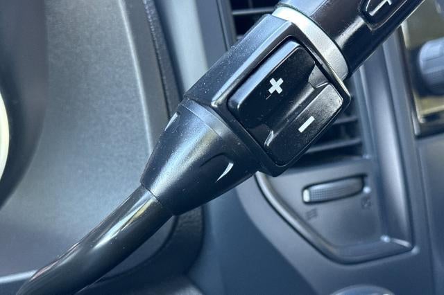 2022 Nissan Titan SV