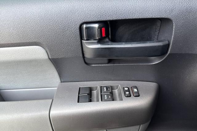 2016 Toyota Sequoia SR5