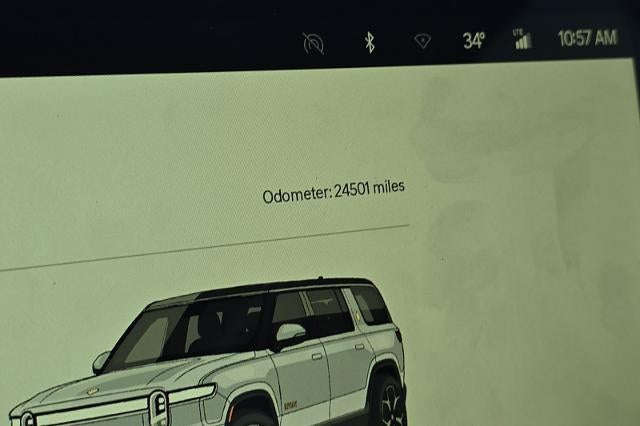 2023 RIVIAN R1S Adventure