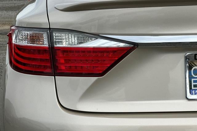 2013 Lexus ES 300h Hybrid