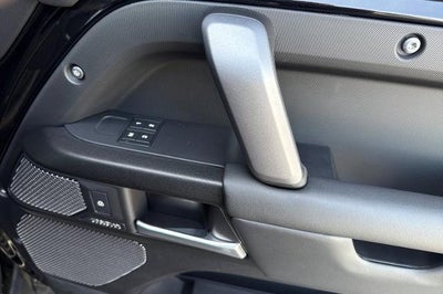 2024 Land Rover Defender V8