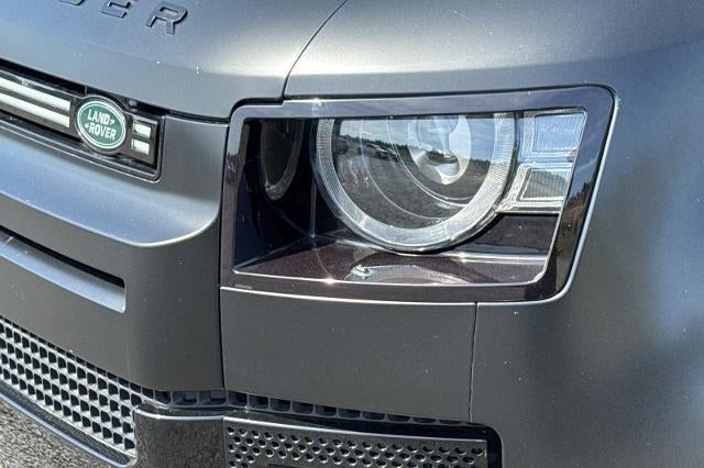2024 Land Rover Defender V8