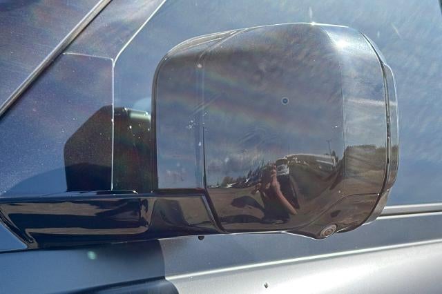 2024 Land Rover Defender V8