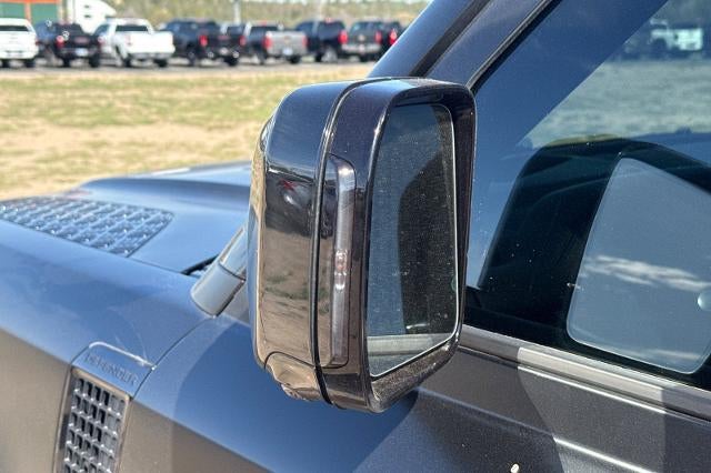 2024 Land Rover Defender V8