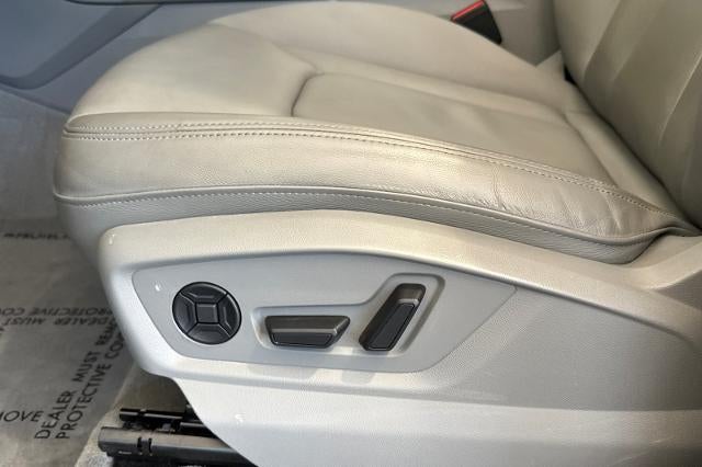2023 Audi Q7 Premium Plus