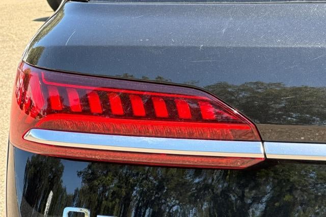 2023 Audi Q7 Premium Plus