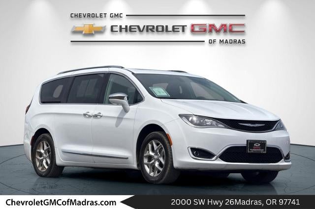 2018 Chrysler Pacifica Limited's photo