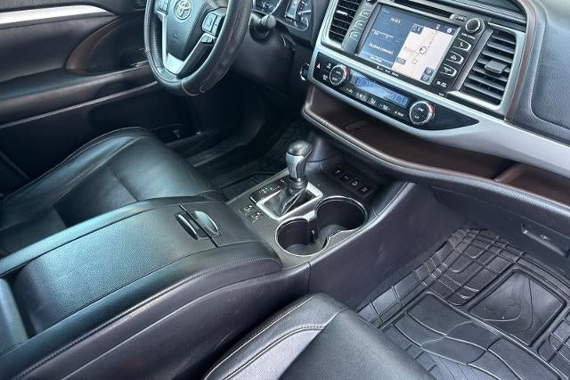 2018 Toyota Highlander SE