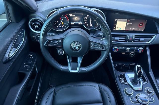 2023 Alfa Romeo Giulia BASE
